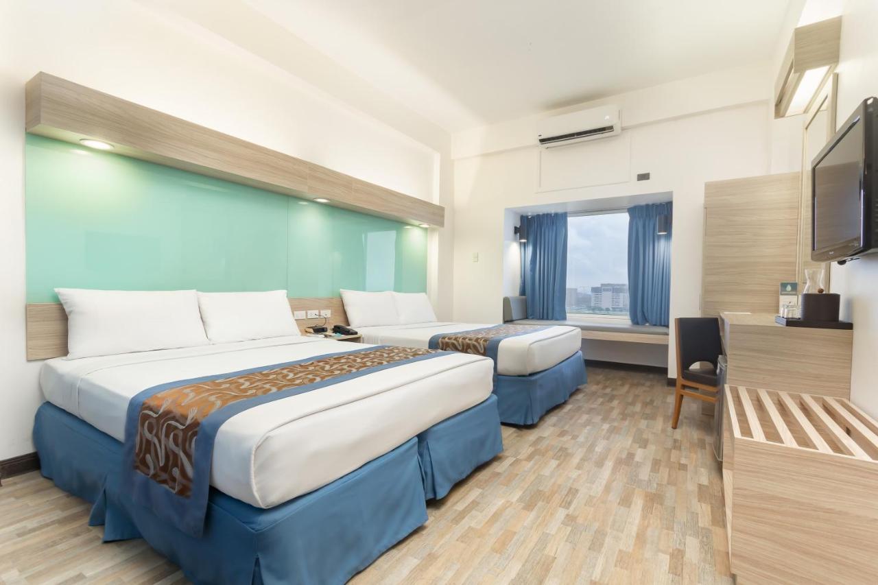 Microtel By Wyndham Mall Of Asia Pasay Exterior photo