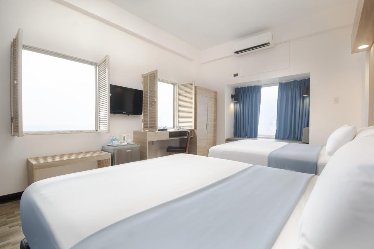 Microtel By Wyndham Mall Of Asia Pasay Exterior photo