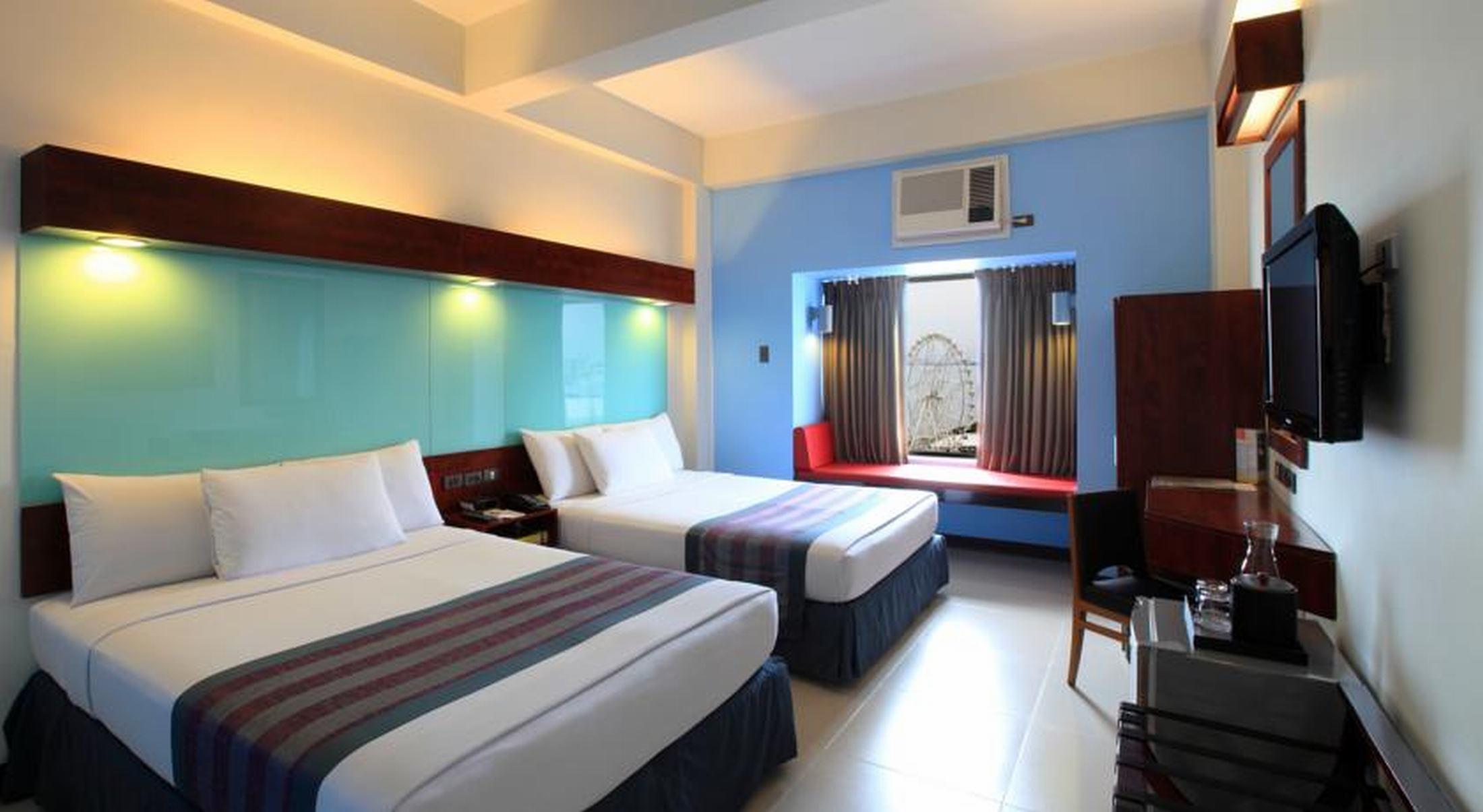Microtel By Wyndham Mall Of Asia Pasay Exterior photo
