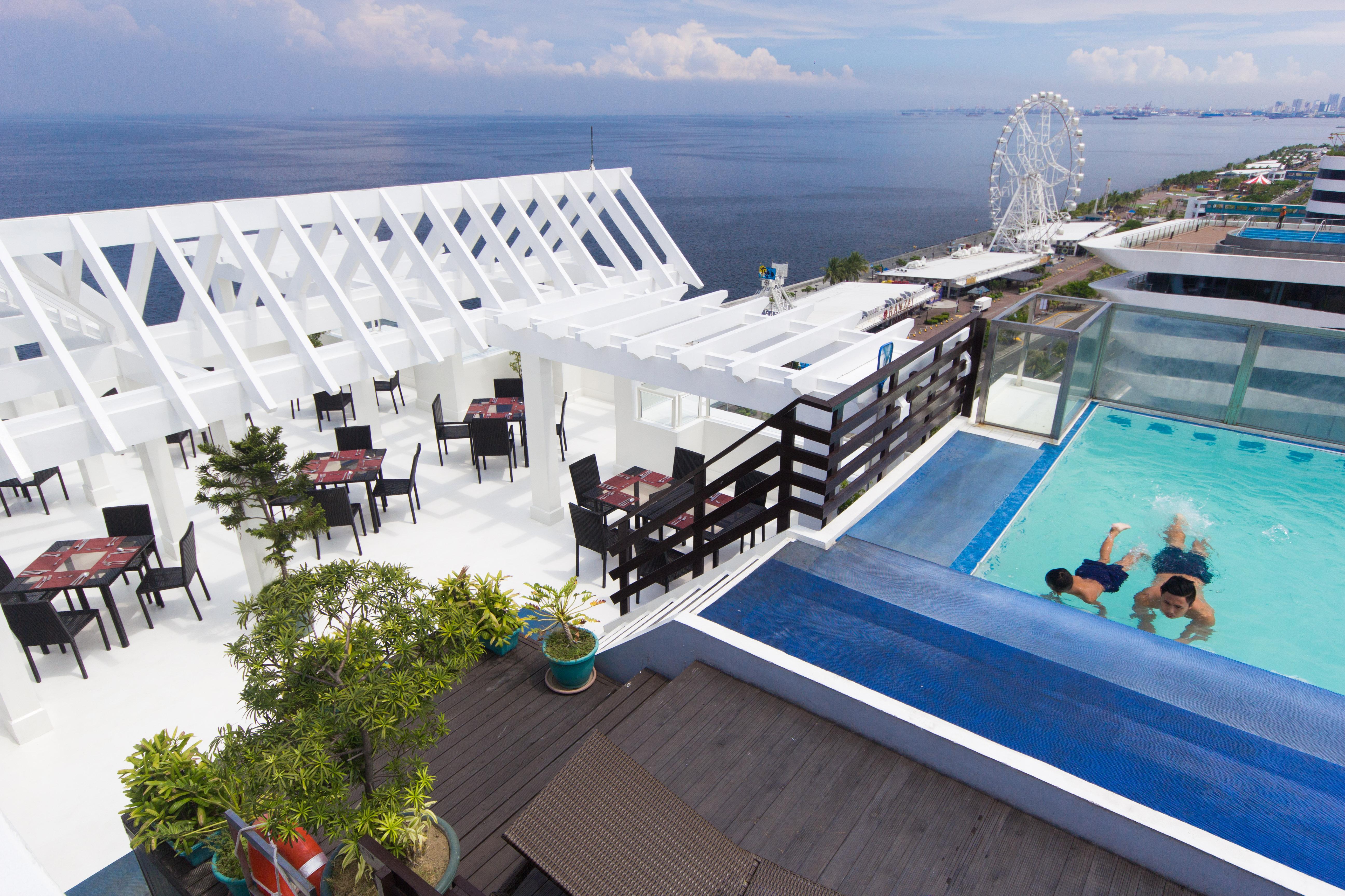 Microtel By Wyndham Mall Of Asia Pasay Exterior photo