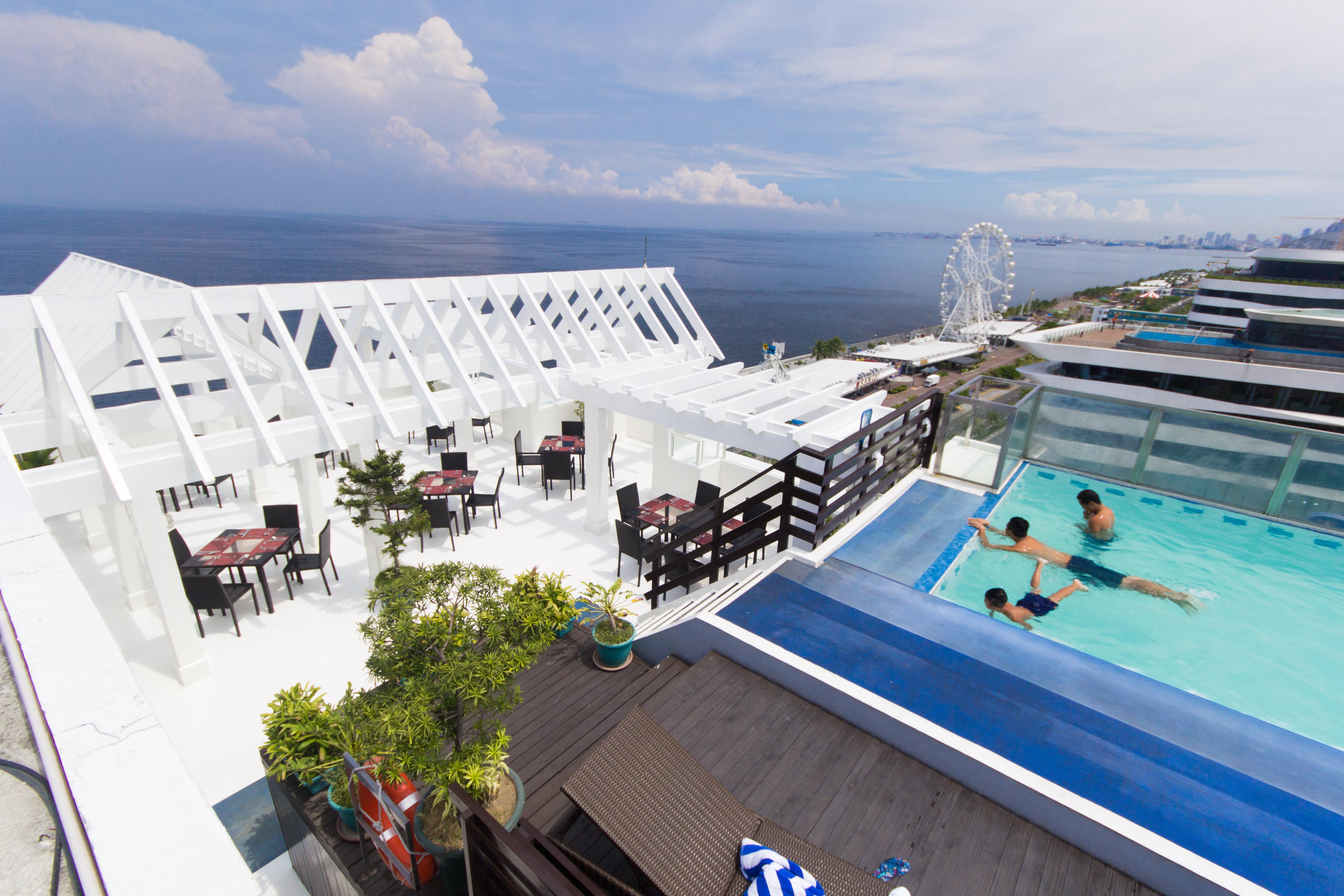 Microtel By Wyndham Mall Of Asia Pasay Exterior photo