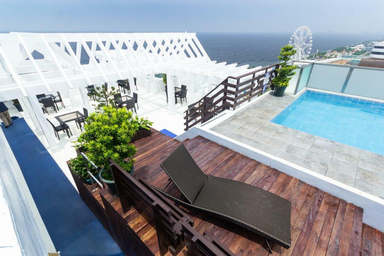 Microtel By Wyndham Mall Of Asia Pasay Exterior photo
